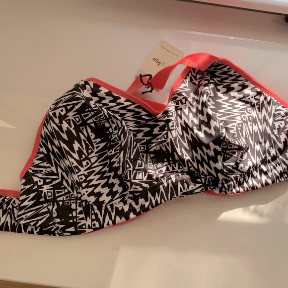 Pour Moi Energy Lightly Padded Convertible Underwire Sports Bra - Picture 2 of 9